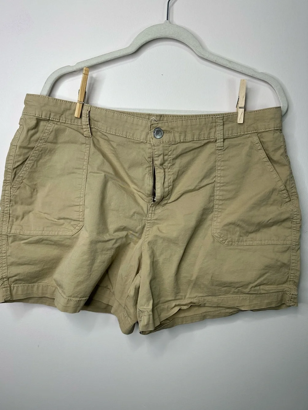 St. John's Bay Olive Green Women's Casual‎ Bermuda Shorts size 16